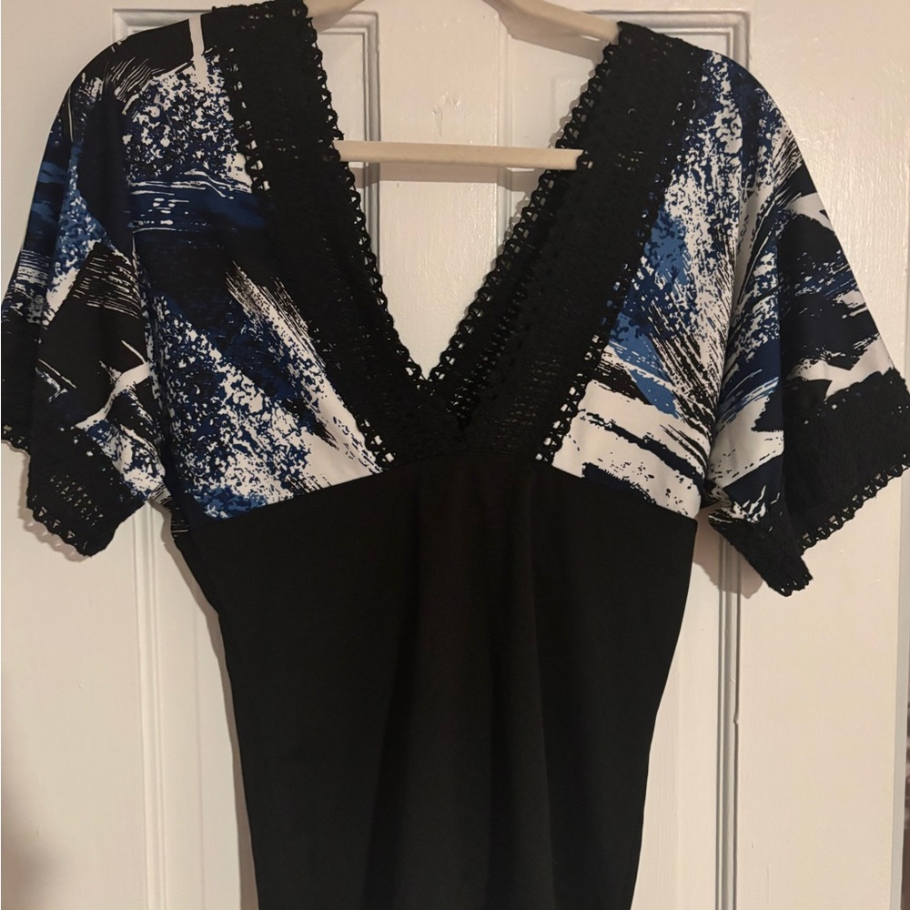 Women's Black and Blue V-Neck Top